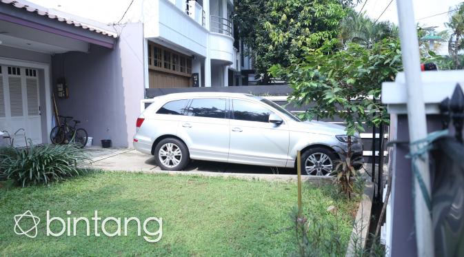 Rumah Gatot Brajamusti di Niaga Pondok Pinang. (Nurwahyunan/Bintang.com)
