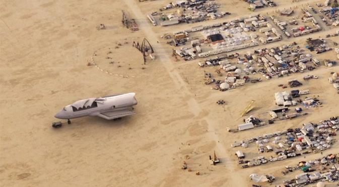 Penampakan Boeing 747 dari udara. (Via: boredpanda.com)