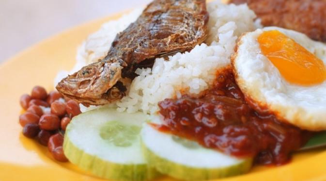 Jangan hanya makan nasi lemak. 11 hidangan Malaysia ini sanggup bahagiakan lidahmu. (Via: yoursingapore.com)