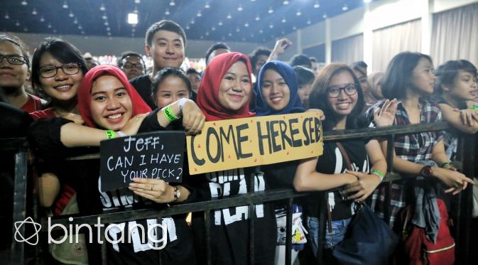 Konser Simple Plan Jakarta diserbu fans (Adrian Putra/Bintang.com)