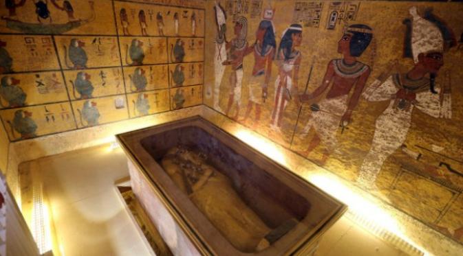 Makam-makam di Lembah Para raja dibuat untuk seorang ningrat, tapi masih banyak yang mungkin telah dikuburkan di Armana.(Sumber New York Post)