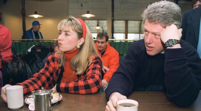 Hillary Clinton bersama Bill Clinton pada tahun 1990-an (ABC News)
