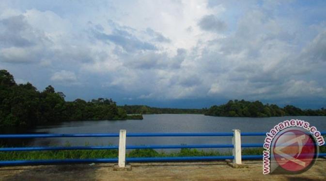 Danau Nibung merupakan salah satu objek wisata yang berada di Desa Ujung Padang, Kabupaten Mukomuko, Provinsi Bengkulu. (via: Antara)