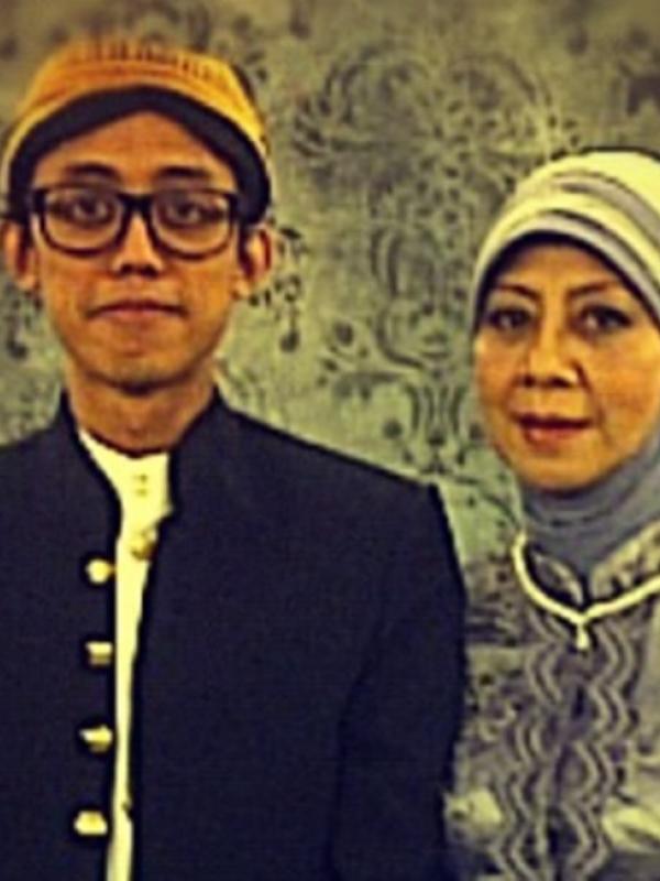 Ario Kiswinar Teguh dan Ibunda. (Instagram @kiswinar)