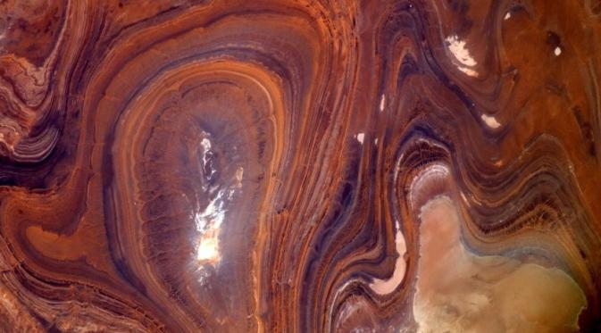 Gurun Sahara, Algeria. (Jeff Williams/NASA)