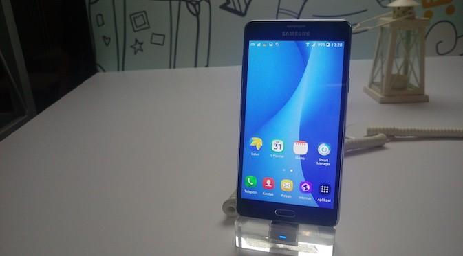 Samsung Galaxy On 7 (Liputan6.com/Jeko Iqbal Reza)