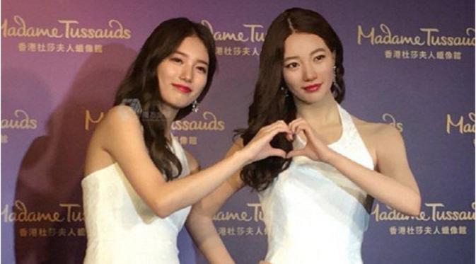 Suzy `Miss A` saat bertemu kembarannya yaitu patung lilin persis dirinya di Madam Tussauds, Hongkong (Nate)