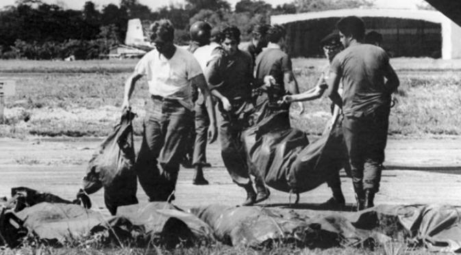 Jasad yang diangkut dari peristiwa Jonestown Massacre (AFP)