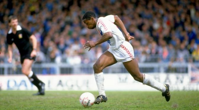 Ian Wright membela Crystal Palace