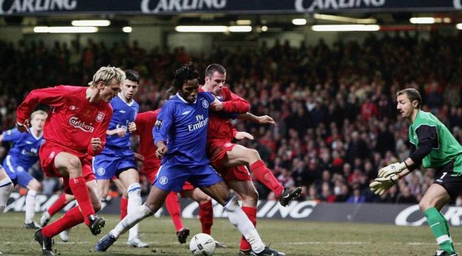 Chelsea dan Liverpool saat bertanding pada final Piala Liga Inggris 2005. (Sportkeeda).