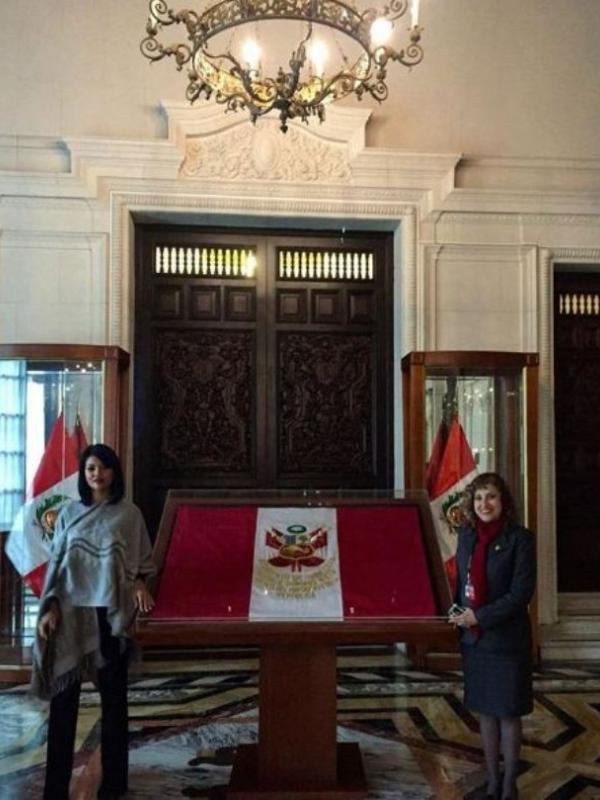 Farah Quinn saat berada di Istana Negara Peru. (Instagram - @farahquinnofficial)