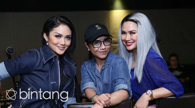 Titi DJ bersama 3 Diva (Nurwahyunan/Bintang.com)