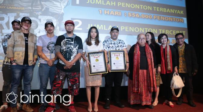 Film 'Warkop DKI Reborn: Jangkrik Boss! Part 1' mendapatkan rekor jumlah terbanyak. 1 hari ditonton hingga 556.000 penonton dan mendapatkan jumlah Penonton Tercepatnya, 1,23 juta. (Adrian Putra/Bintang.com)