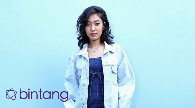 Ibunda Widi Vierratale takut jika anaknya menjadi lesbian karena tak memiliki pacar. (Nurwahyunan/Bintang.com)