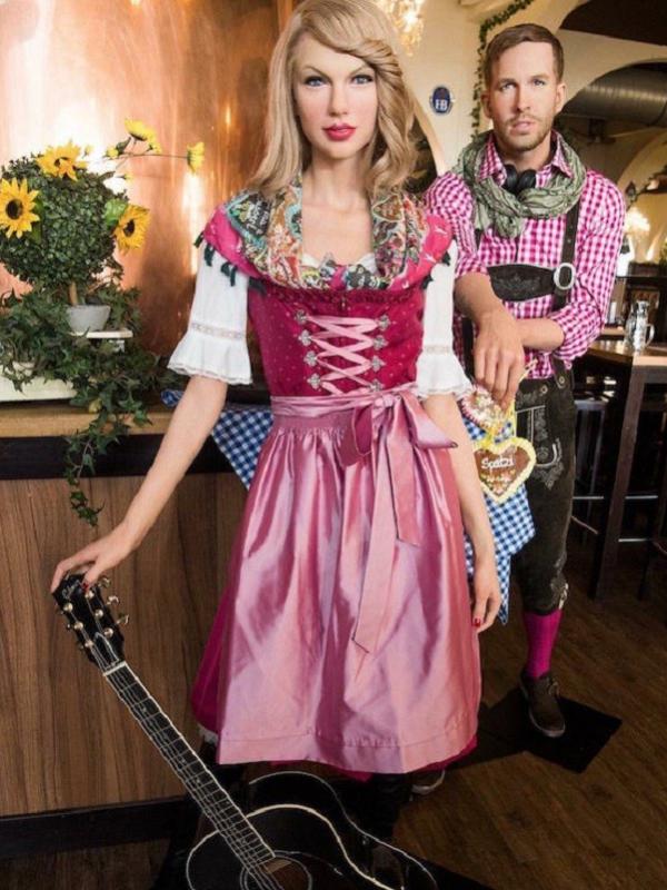 Taylor Swift dan Calvin Harris kembali bersama lewat sebuah patung lilin di Berlin, Jerman. (Elite Daily)