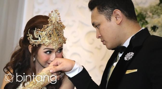 Resepsi Pernikahan Gilang Dirga dan Adiezty Fersa (Bambang E. Ros/bintang.com)