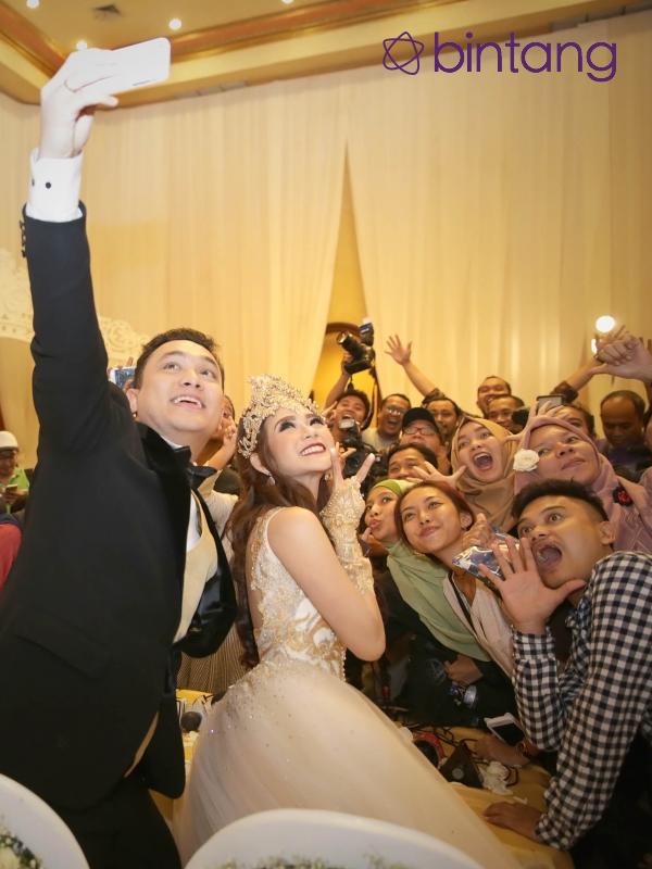 Resepsi Pernikahan Gilang Dirga dan Adiezty Fersa (Bambang E. Ros/bintang.com)
