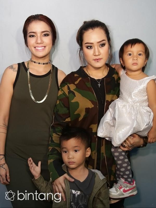 Kebersamaan Melodya Vanesha dan anak-anak dari Sheila Marcia. (Bambang E. Ros/Bintang.com)