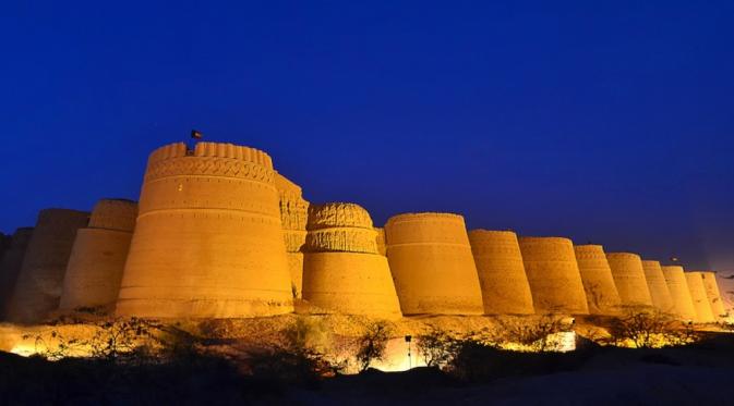 Benteng Derawar, Pakistan. Sumber : brightside.me.