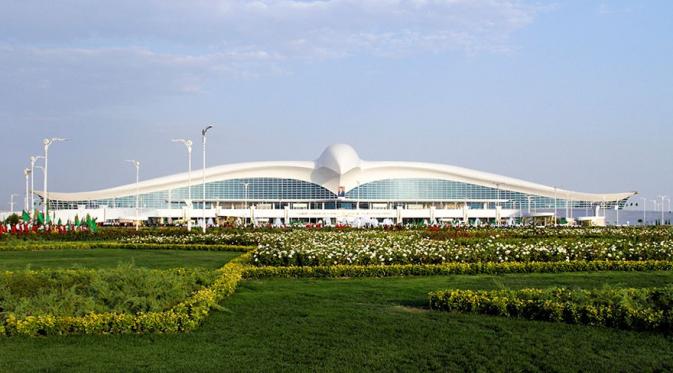 Bandara baru senilai 2,3 miliar dolar di Turkmenistan. (AP Photo)