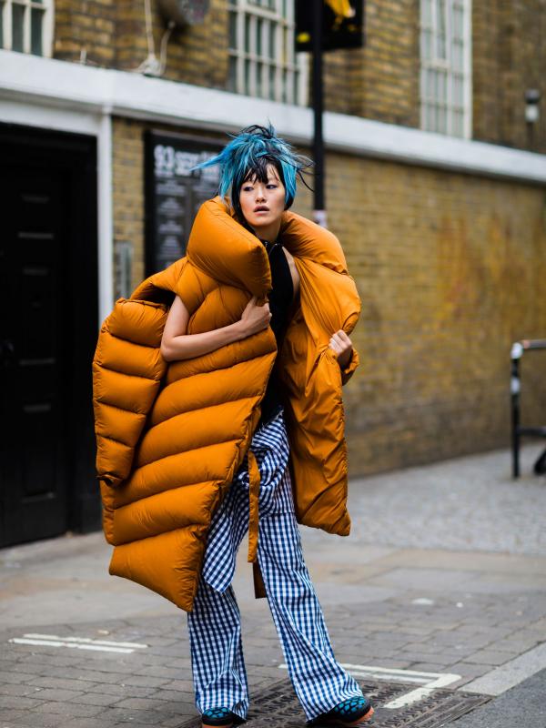 Street Style Terbaik di London Fashion Week 2017