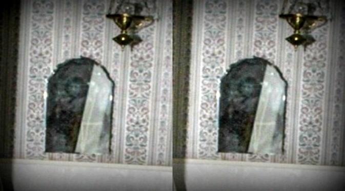 Hantu Black Monk muncul di cermin
