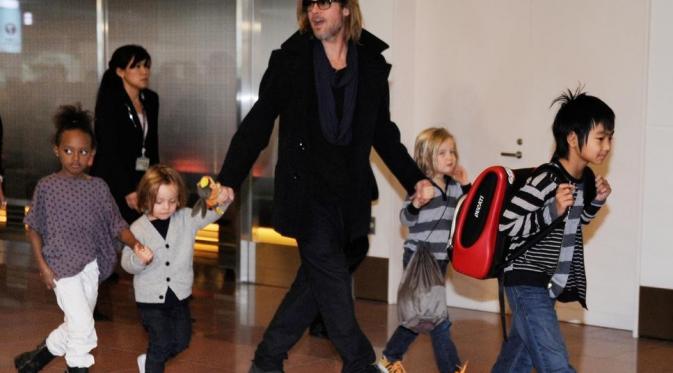 Baru saja beredar kabar, Brad Pitt sedang diselidiki polisi karena kecurigaan melakukan kekerasan terhadap anak-anaknya.