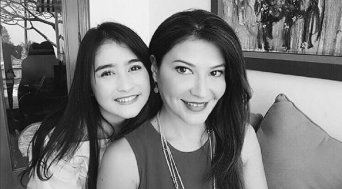 Keakraban Prilly Latuconsina dan Ibunda Teuku Rassya (Source: Instagram)