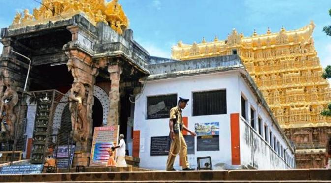 Harta karun berlimpah di Kuil Sree Padmanabhaswamy jadi objek sengketa (AFP)