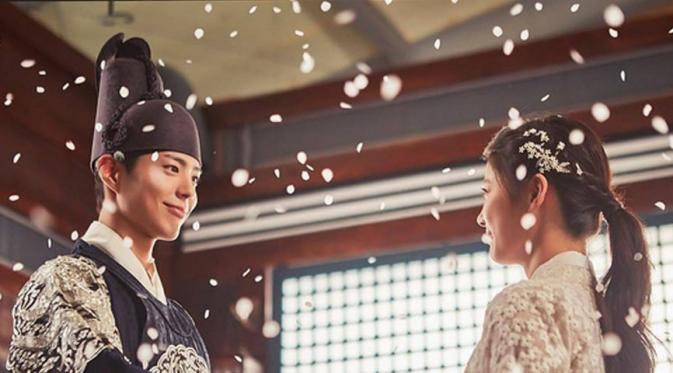 Park Bo Gum saat di drama Moonlight Drawn by Clouds. (Instagram/parkbogum)