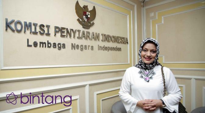 Marissa Haque saat berada di Komisi Penyiaran Indonesia. (Deki Prayoga/Bintang.com)