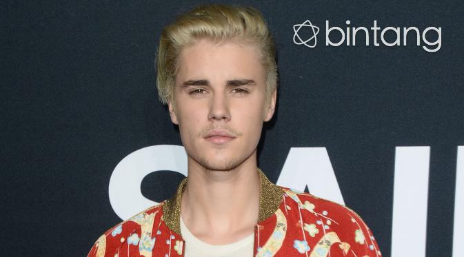 Justin Bieber memiliki penggemar yang terbilang banyak, berbagai kalangan dan usia mengidolakannya. Jadi dimanapun dirinya berada, Justin pasti bertemu dengan penggemarnya. (AFP/Bintang.com)