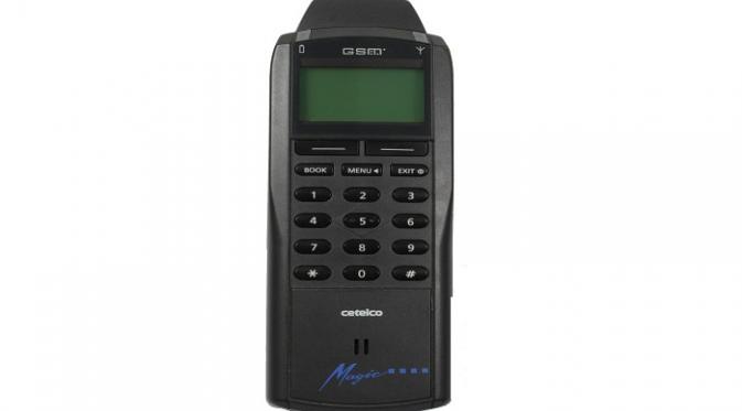 Ponsel Hagenuk MT-2000 yang menghadirkan gim Tetris di tahun 1994 (Phone Arena)