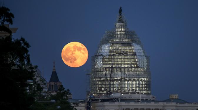 Blue Moon yang terjadi pada 31 Juli 2015 di Washington, Amerika Serikat (NASA/Bill Ingalls)