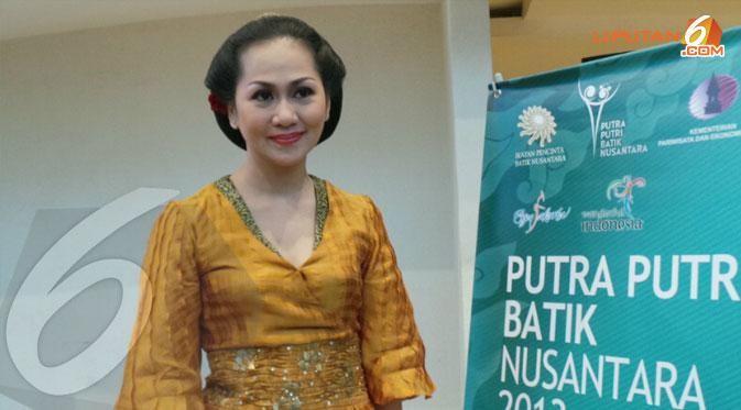 Ayu Dyah Pasha di Acara Putra Putri Batik Nusantara