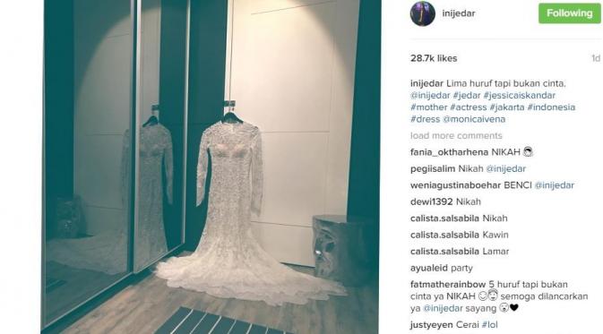 Jessica Iskandar pamer foto gaun pengantin, ada apa? [foto: instagram]