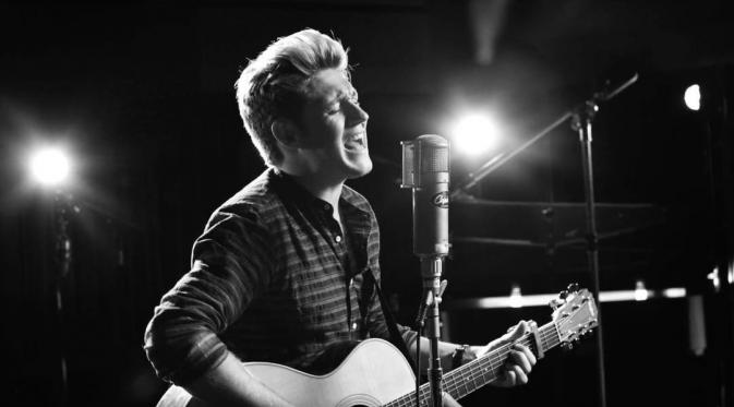 "This Town", single perdana Niall Horan (Foto: mtv.com)
