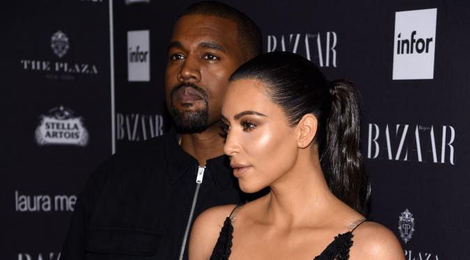 Menetap di Paris selama satu minggu, Kim tidak ditemani Kanye West, sang suami. Saat itu Kanye harus tampil di atas panggung ‘Meadows Music and Arts Festival’ di New York. (AFP/bintang.com)