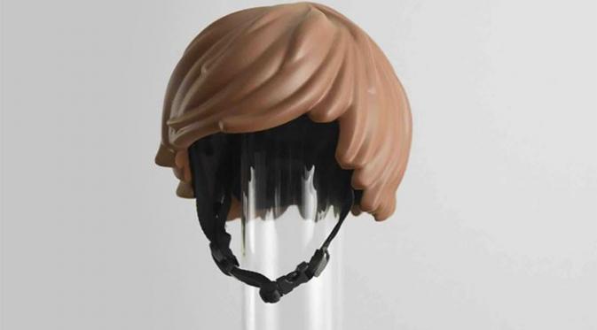 Inilah helm rambut LEGO. (Via:boredpanda.com)