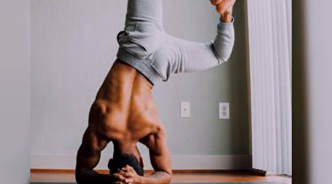 Yoga adalah satu-satunya jenis olahraga yang tidak hanya berdampak positif pada kesehatan fisik tapi juga baik untuk melatih mental manusia.