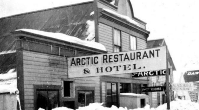The Arctic, dulunya milik Fred Trump, kakek dari Donald Trump. Hotel ini diduga menyediakan PSK. (Sumber nationalpost.com)