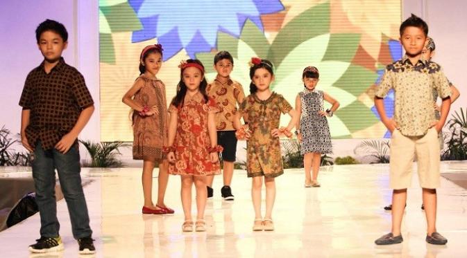 Solo Batik Fashion tahun ini mengusung tema Mutu Manikam Pesona Indonesia. Foto: Fajar Abrori/ Liputan6.com