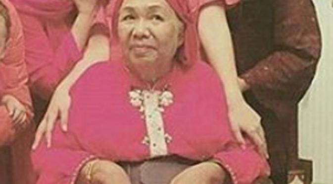 Ini sosok Oma Sofiana, nenek Nagita Slavina yang meninggal dunia. (Instagram @raffigigi1717)