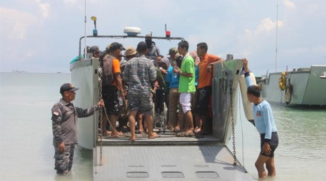 Pundi Amal SCTV dan Peduli Kasih Indosiar Baksos di Pulau Pelapis