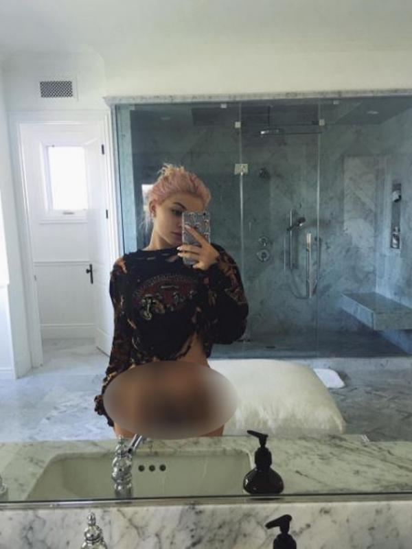 Kylie Jenner, [Instagram]