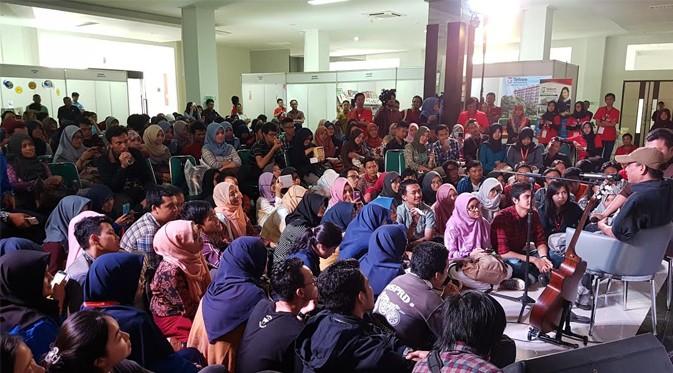 Suasana dalam Telkom University Literacy Event 2016, di Aula Manterawu Telkom University