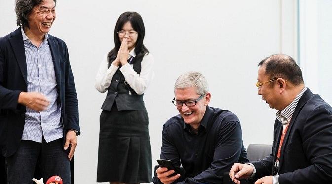 Kunjungan CEO Apple Tim Cook ke kantor pusat Nintendo (sumber: twitter.com/tim_cook)