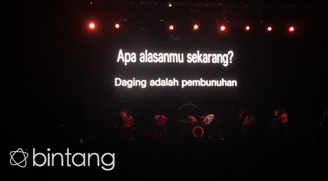 Pesan Morrissey di akhir konser (Nizar Zulmi/Bintang.com)