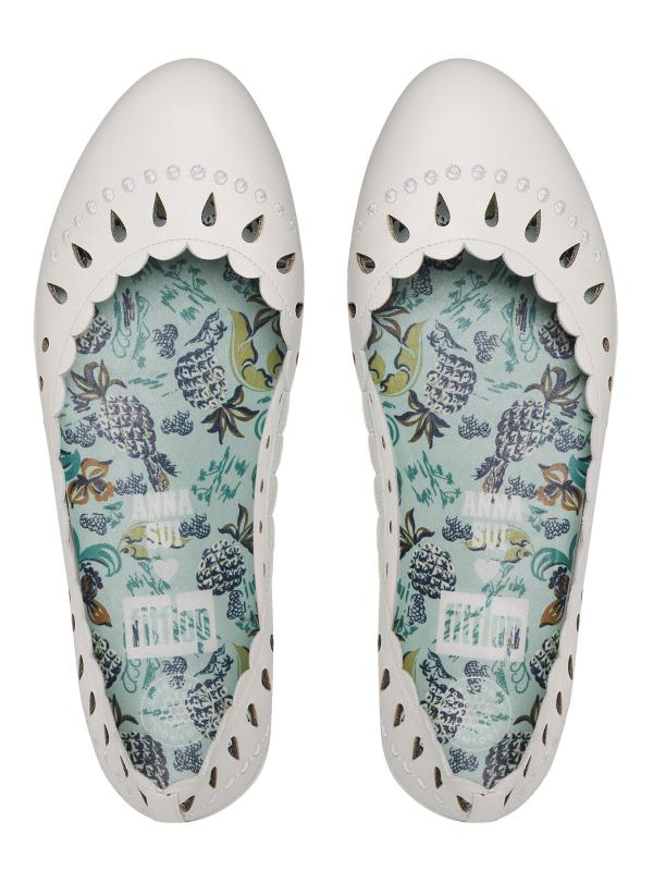 Fitflop loves Anna Sui Laticed Ballerina Urban White.