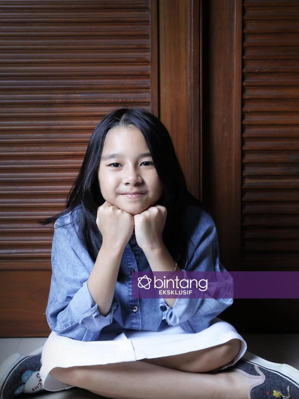Almeyda Nayara, gadis kecil berusia 8 tahun di balik kesuksesan akun @nayaslime18. (Foto: bintang.com/Galih W. Satria)